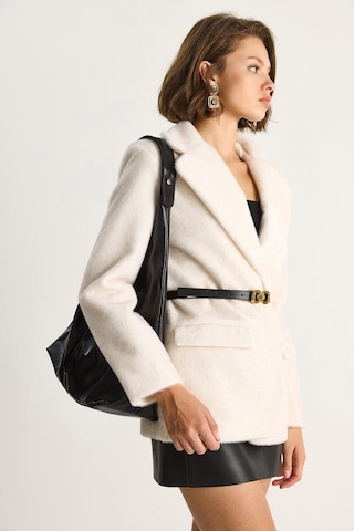 Shade Kadın Cep Detaylı Astarlı Kemerli Peluş Dokulu Blazer Ceket 2761 60281110 - Krem