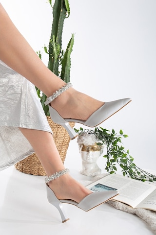 Seribo Bilek Taş Detaylı Arkası Açık Stiletto Kadın Topuklu Ayakkabı GÜMÜŞ
