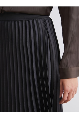 Lcw Modest Siyah Beli Lastikli Saten Pileli Etek