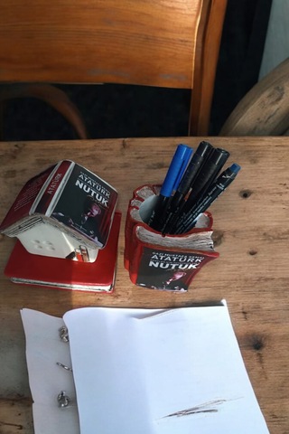 Atatürk'ün Nutuk Konseptli Hediyelik Kalemlik Ve Tütsülük 2li Set