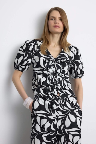Defacto Regular Fit V Yaka Desenli Önden Bağlamalı Kısa Kollu Bluz F0090ax25smwt34 Beyaz