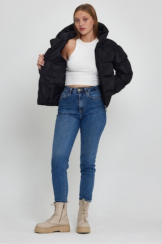 Alisse Kadın Siyah Kapüşonlu Şişme Mont Kaban Siyah