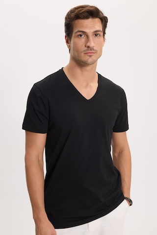Tudors Erkek Slim Fit Dar Kesim Pamuklu Yumuşak Dokulu Likralı Esnek Kumaş Düz Basic Siyah V Yaka Tişört-16654