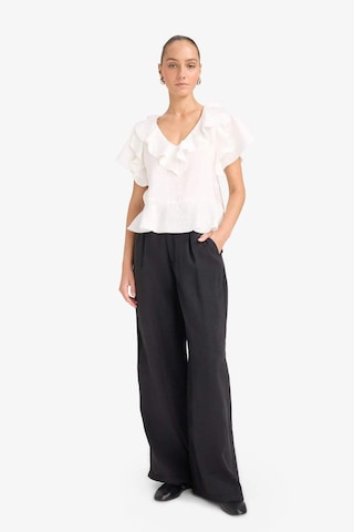 Defacto Regular Fit V Yaka Modal Kısa Kollu Bluz F8319ax25auer85 Ekru