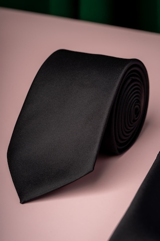 Siyah Su Ve Leke Tutmayan 7 Cm Kravat Ve Mendil Seti Siyah