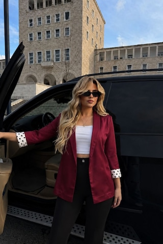 Armonika Kadın Bordo Şal Yaka Çeyrek Kol Kolları Puantiyeli Manşetli Düğmesiz Ceket Arm-26y001119