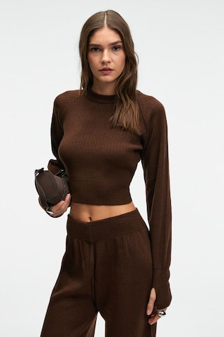 Grımelange Marıposa Kadın Yuvarlak Yaka Çizgi Desenli Crop Geniş Paça Triko Kahverengi Alt-üst Takım Kahverengi