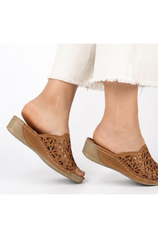 N Napa Shoe Np.226l.kahve Deri Napa Shoe Kadın Ortopedik Dolgu Topuk Günlük Terlik Lazer Kesim Çiçek Desenli Hafif Ve Konforlu Taba Terlik