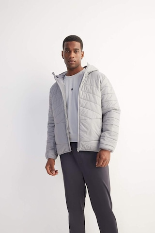 DeFactoFit Su İtici Regular Fit Kapüşonlu Fermuarlı Dokuma Mont D6183AX25SPGR456