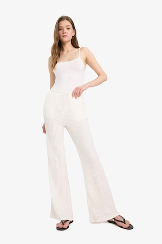 DeFacto Coool Flare Fit Beli Lastikli Bürümcük Pantolon E9942AX25SMWT32