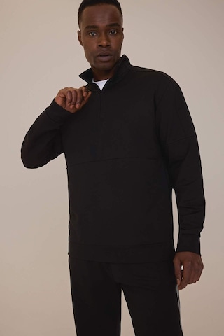DeFactoFit Standart Fit Dik Yaka Fermuarlı Skuba Dalgıç Kumaş Sporcu Sweatshirt D7305AX25SPBK81