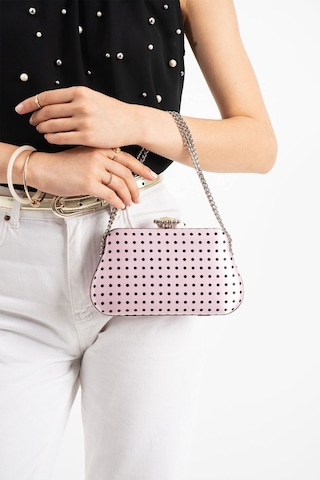 Lebibe Shoes Polkıa Pembe Saten Kumaş Puantiye Desenli Zincir Askılı Klips Kapamalı Clutch Çanta