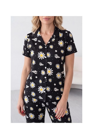 Moda Dua Siyah Papatya Ve Kelebek Desenli Kısa Kollu Gömlek Yaka Milan Kumaş Kadın Pijama Takımı