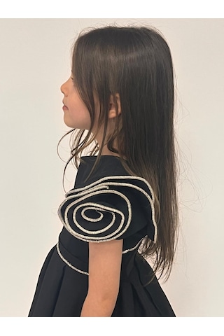 Kız Çocuk Abiye Siyah Kısa Tek Omuz Gül Detaylı Krep Kumaş Abiye Elbise 5-10 Yaş Siyah