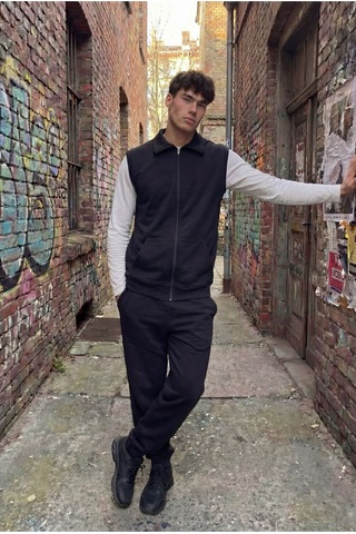 Erkek Siyah Dik Yaka Fermuarlı Yelekli 3 Lü Eşofman Takımı Beyaz Basic Sweatshirt & Jogger Alt Siyah Beyaz