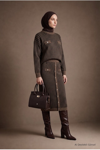 Armine Desenli Düğme Detaylı Triko Etekli İkili Triko Takım Vizon 22kd4214