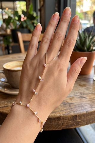 Gold Renk Pirinç Zirkon Taşlı Yaprak Model Şahmeran Çok Renkli Gold Renk Pirinç Zirkon Taşlı Yaprak Model Şahmeran Çok Renkli
