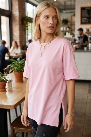 Armonika Kadın Pembe Yuvarlak Yaka Duble Kol Yanları Yırtmaçlı Pamuklu T-shirt Arm-26y137001