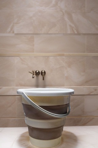Krem 13 Lt Silikon Su Kovası Pratik Katlanır - Banyo Temizlik Kovası Çok Amaçlı Kulplu Kova