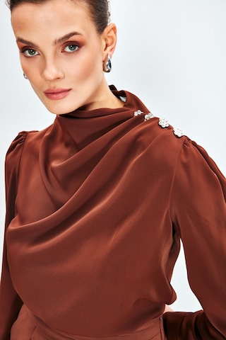 Sateen Düğmeleri Taş Detaylı Bluz - Kahve