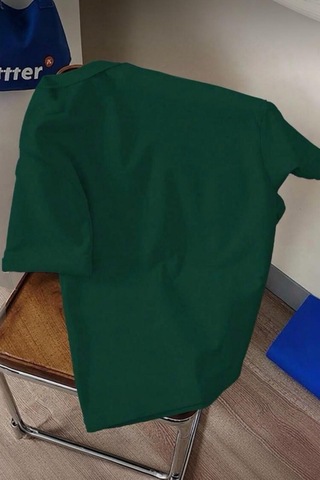 Yorgun Kedi İllüstrasyonlu Unisex Tasarım Tişört Yesıl