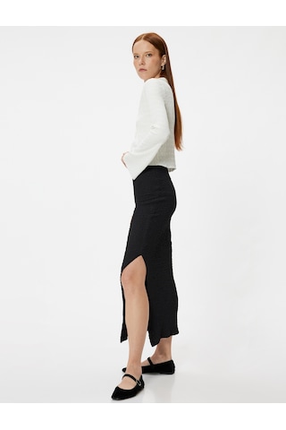 Koton Slim Fit Yırtmaç Detaylı Dokulu Midi Boy Kalem Etek Siyah 5wak10083ek Siyah