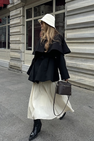 Siyah Livia Pelerin Detaylı Kaşe Kaban Siyah