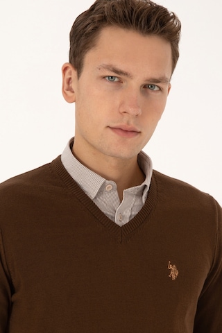 U.S. Polo Assn. Erkek Slim Fit V Yaka Kahverengi Basic Triko Kazak 50313662-VR029