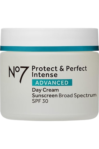 No7 Protect & Perfect Gündüz Kremi SPF30 50 ML