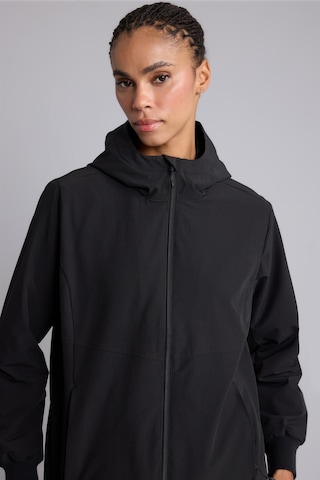 Defacto Regular Fit Rüzgar Geçirmez Su İtici Kapüşonlu Fermuarlı Cepli Polar Astarlı Mont H0672ax26wnbk81 Siyah-bk81