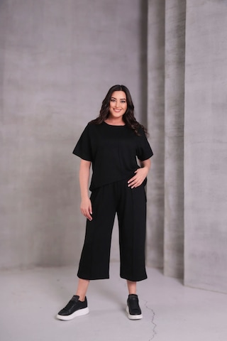 Önü Çimalı Takım Siyah