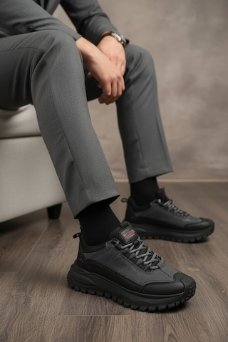 Enoch Ortopedik Taban Desenli Bağcıklı Tırtıklı Tabanlı Outdoor Erkek Spor Ayakkabı Füme Enoch Ortopedik Taban Desenli Bağcıklı Tırtıklı Tabanlı Outdoor Erkek Spor Ayakkabı Füme