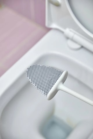 Beyaz SilikonTuvalet Klozet Temizleme Fırçası, Yapışkanlı