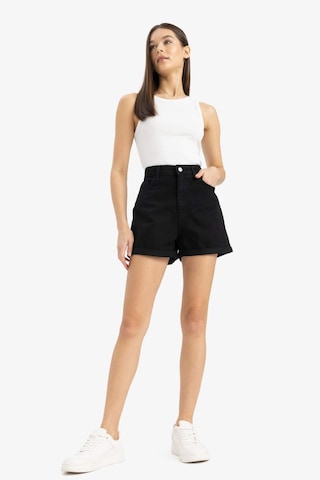 DeFacto Mom Fit Yüksek Bel Duble Paça Jean Şort E0926AX25SMNM40 Siyah