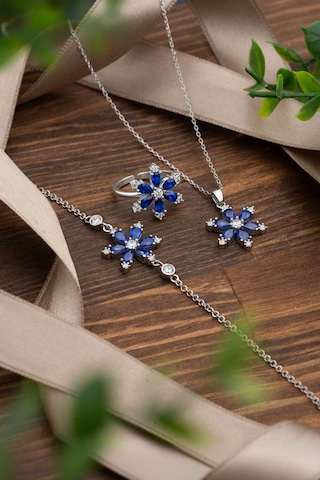 925 Ayar Safir Taşlı Rodyum Lotus Çiçeği 3'lü Gümüş Set Rs10049 Gümüş