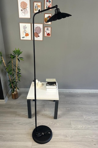 Siyah Lambader Düz Gövde Hareketli Başlık Modern Metal Oturma Odası Çalışma Odası Zemin Lambası Siyah