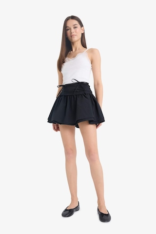 DeFacto Coool A Kesim Normal Bel Penye Astar Poplin Mini Etek E7588AX25SPBK81 Siyah