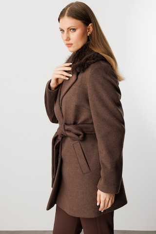 Ekol Kadın Büyük Beden Yakası Kürklü Kaban 6333 Kahverengi Kahverengi
