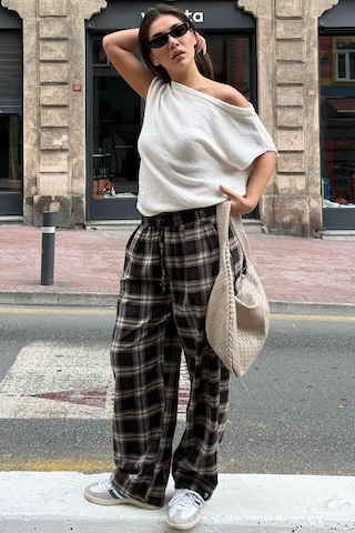 Madmext Kahverengi Ekose Desenli Balon Fit Kadın Pantolon Mg2686