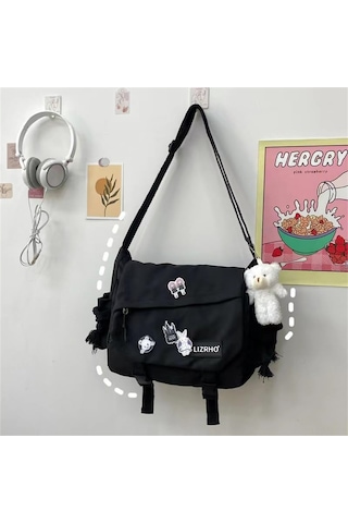 Mufunye Siyah Nylon Tek Askılı Postacı Çantası - Geniş Hacimli, Çanta Dikişi Desenli, Street Stil, Öğrenci斜挎包, Zip Açılışlı + Rastgele Rozet Ve Ayı Asılımlı Siyah