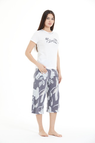 Lılac Kadın Çiçek Desenli %100 Viscon Capri Pijama Takımı Gri - Beyaz