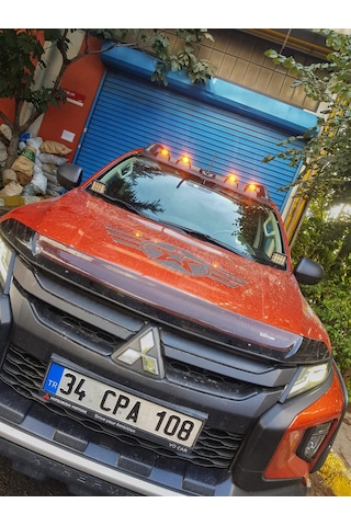 Mitsubishi L200 Moonvisor