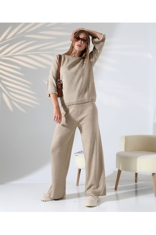 İnci Volanlı Kol Detaylı Triko Takım Vizon