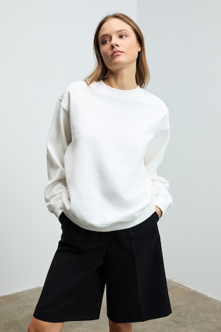 Grımelange KARIUS Kadın Organik Pamuklu İçi Polarlı Oversize Yuvarlak Yakalı Beyaz Sweatshirt