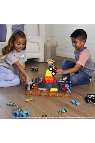 Hot Wheels Monster Trucks Muhteşem Çarpışma Arenası HNB96
