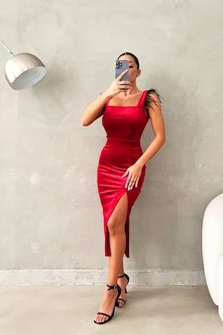 Emirela Kadife Elbise-kırmızı