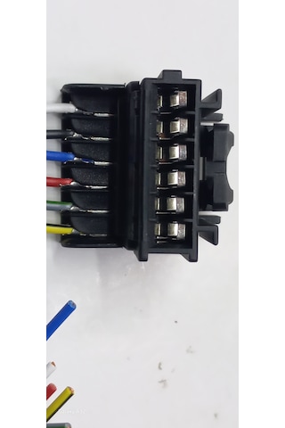 Renault Clio Iı Arka Stop Soketi 6 Pimli 77014779891