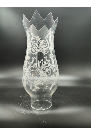Avize Lamba Camı.beyaz Motifli,ağız Kısmı Kesmeli Alt Yuva Çapı:5.50 Cm-h:21.50 Cm E.14 Ve E.27 Mum Ampul Ve Normal Ampule Uygundur. 1