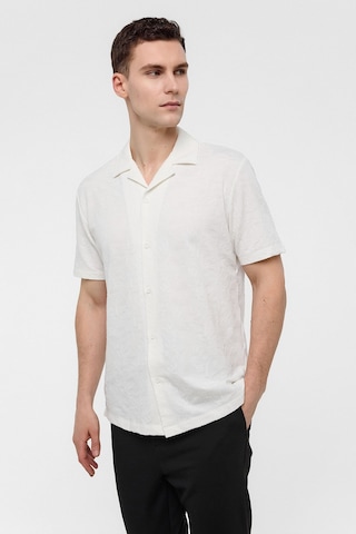 Backandbond Beyaz Relaxed Fit Küba Yaka Kısa Kollu Gömlek