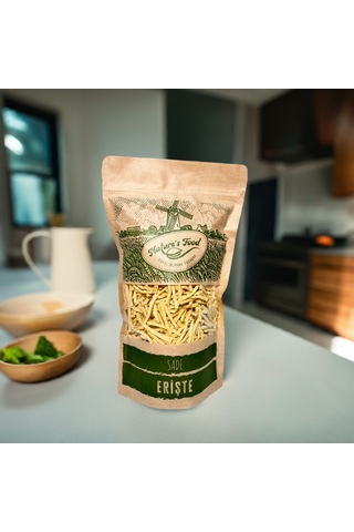 Sade Erişte 400gr Durum Buğday Irmiği, Yumurta, Süt, Tuz.